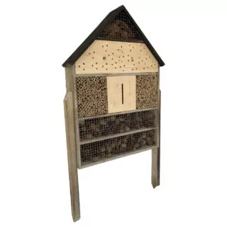 groot insectenhotel op palen